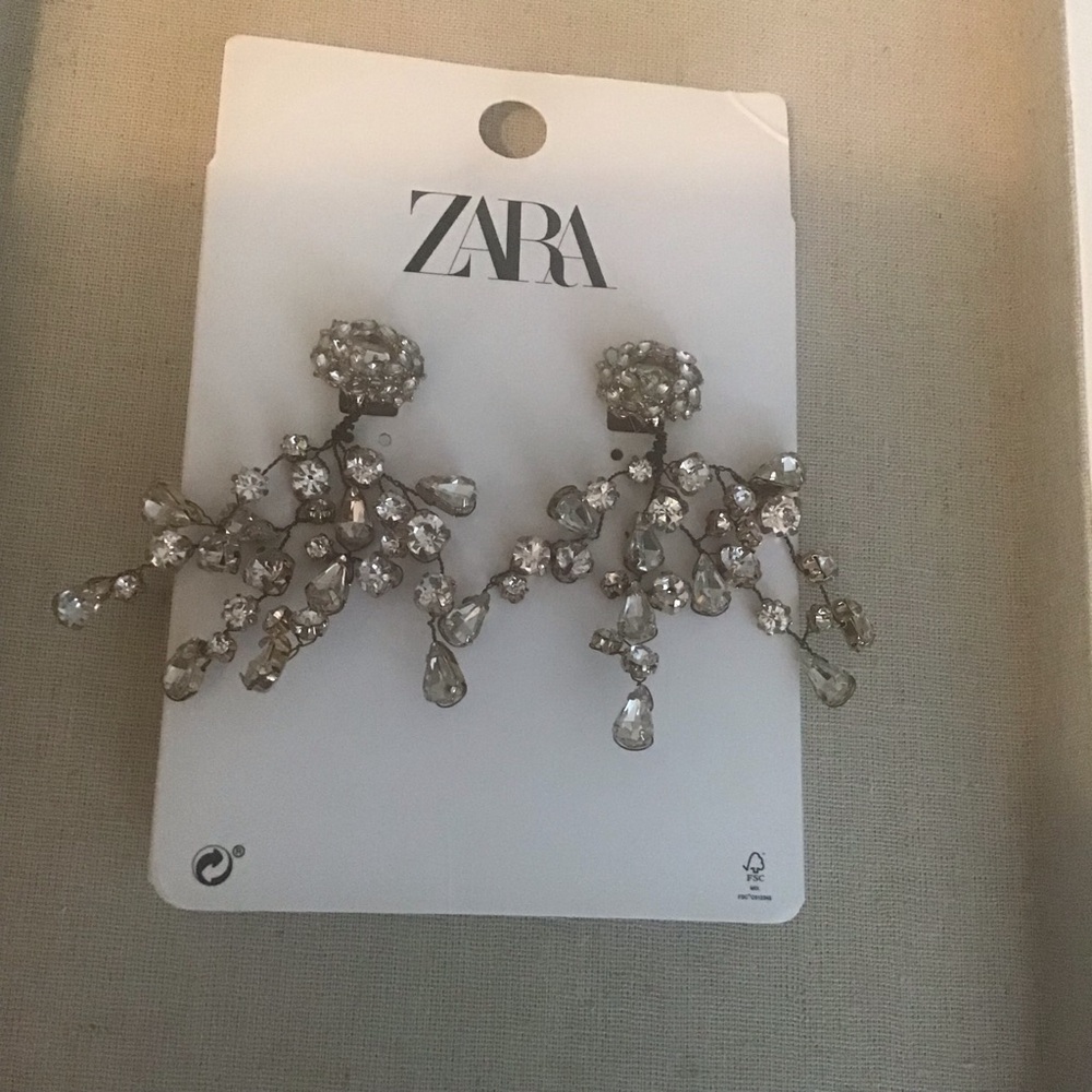 Zara Gold tone Botanical Statement Earrings.Brand New - Picture 2 of 4